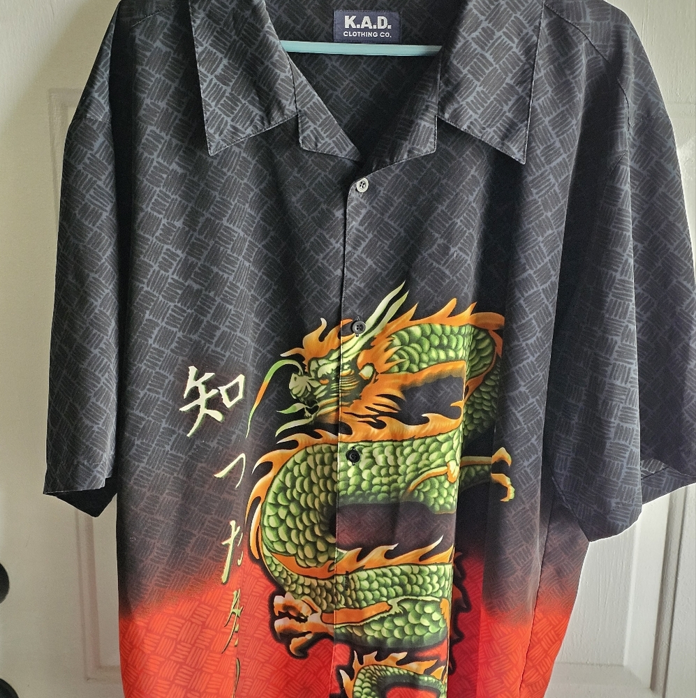 Vintage 90s Dragon Print Black and Red Men's Shirt